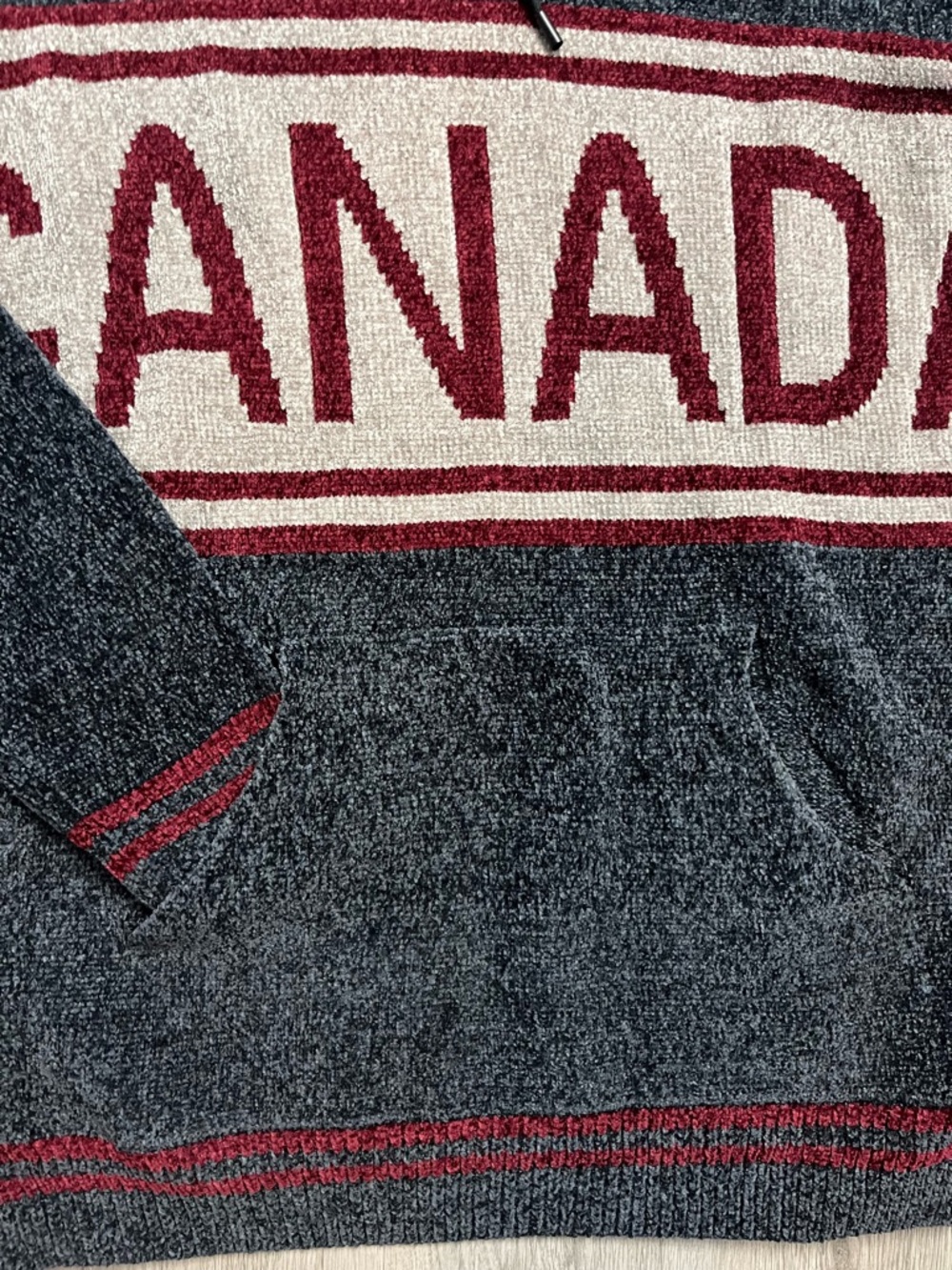 0073–NWT CANADA Hooded Pullover Sweater - Charcoal & Burgundy - Picture 2 of 4